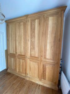 Maybe you would like to learn more about one of these? Dressing intemporel en bois naturel