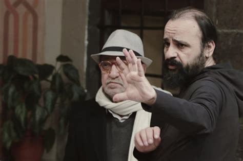 أما فيما يتعلق بخلاف دريد لحام مع الكاتب الراحل محمد الماغوط فيقول الممثل السوري إن الخلاف دب بينهما بعد مسرحية شقائق النعمان. دريد لحام شارع شيكاغو / Ù„Ø§ ØªØ´ÙˆÙ ÙˆÙ‡ ÙˆØ®Ù„Øµ Ø¯Ø±ÙŠØ ...