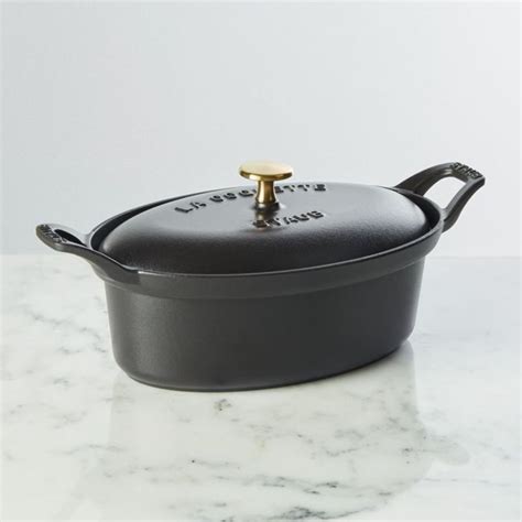 Le plat à terrine staub en fonte made in france. Staub Matte Black Cast Iron 1.9-Qt Oval Terrine + Reviews ...