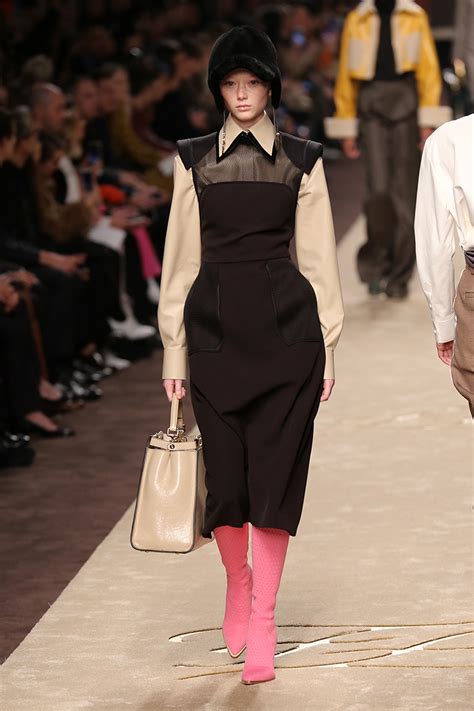 Check spelling or type a new query. Nuove tendenze moda donna autunno inverno 2019 2020. Il ...