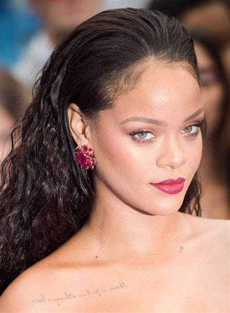 Helpful Tips Rihanna Com Blush Facial Makeup Rihanna Makeup Looks