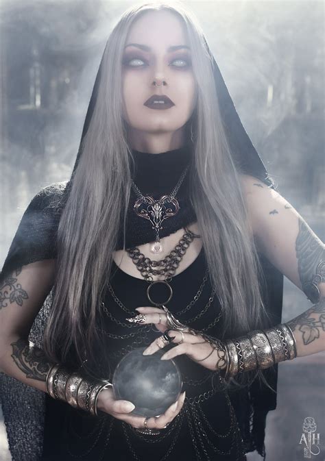 Pin By Porvencka Snackshni On Wiccaoccultismesorcellerie Fantasy Witch Dark Beauty Dark Witch