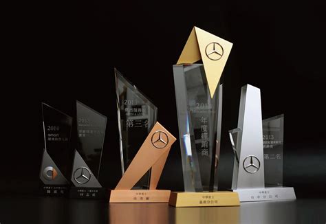 Trophy Design For Mercedes Benz On Behance Troféu Acrílico Troféus