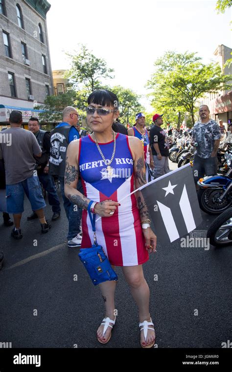 Puerto Rican Woman New York Hi Res Stock Photography And Images Alamy