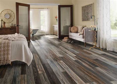 Review 10 Pros And Cons Of Luxury Vinyl Plank Flooring Bedroom Flooring Luxury Vinyl Plank