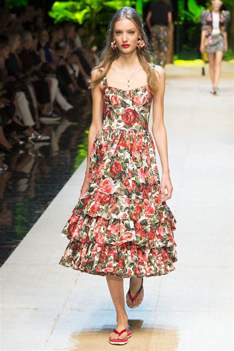 Dolce And Gabbana Spring 2017 Ready To Wear Fashion Floral Dress
