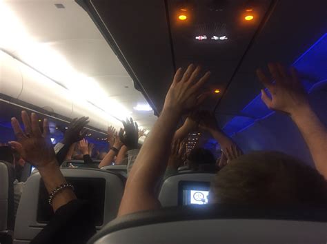 Jetblue Flight 1623 Incident At Jfk Today Authorities Swarm Plane At