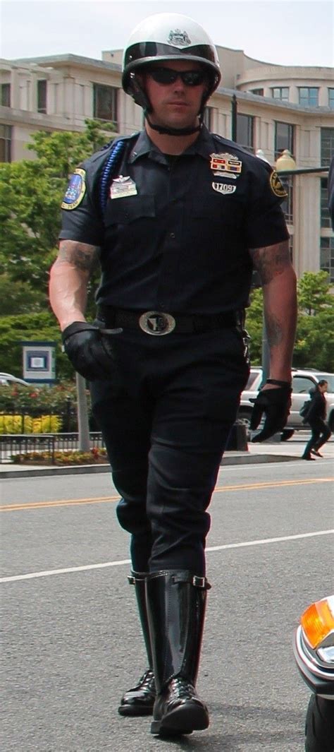 Pin By Lieutenantgenerai On Motorcycle Cop Men In Uniform Men