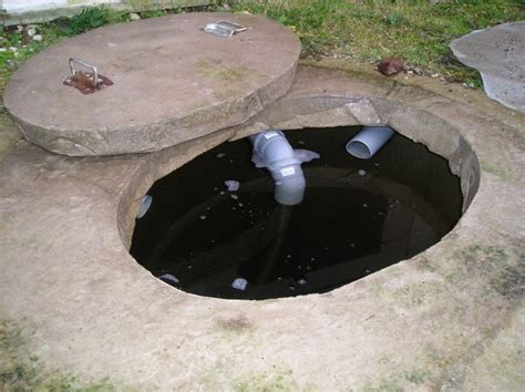 Hierbei wird dem fallrohr eine regenwasserklappe eingebaut. Bau einer Regenwasser-Zisterne, wie baue ich einen ...