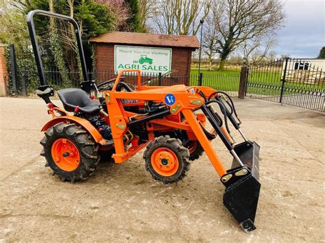 Kubota B5001 4wd Compact Tractor Cw Front Loader And Bucket