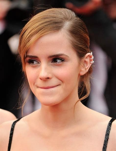 Emma Watson S Bold Cleavage Show