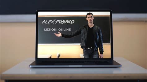And apparently also the liguar (true fact). La Ministra Azzolina telefona al Prof: "Lezioni Online" di Alex Fusaro è già un successo - La ...