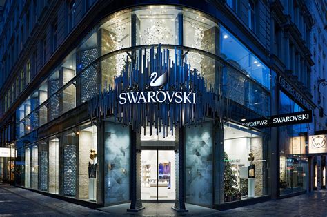You can find a swarovski outlet easily near you in any big shopping malls in malaysia. Swarovski - ENVUE HOMBURG LICHT