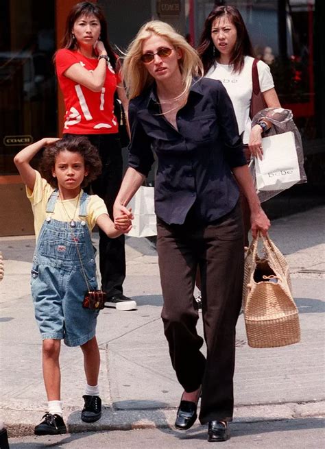 Best Carolyn Bessette Kennedy Style Moments Fashion Carolyn Bessette Kennedy Style