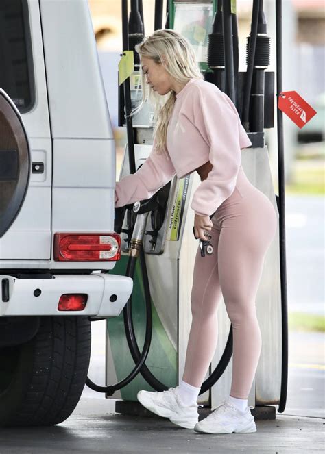 Tammy Hembrow In Tights At A Gas Station In Gold Coast 09 GotCeleb