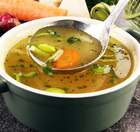 10 recetas de sopas exprés para olvidarse del frío
