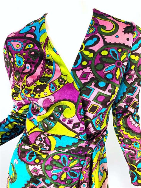 1stdibs cocktail dress 1970s psychedelic paisley print velour vintage 70s wrap