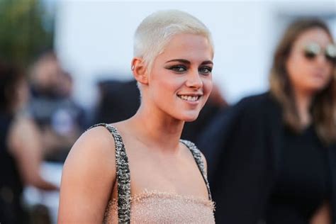 Kristen Stewarts Grown Out Buzz Cut Is Our New Favorite Hair Trend