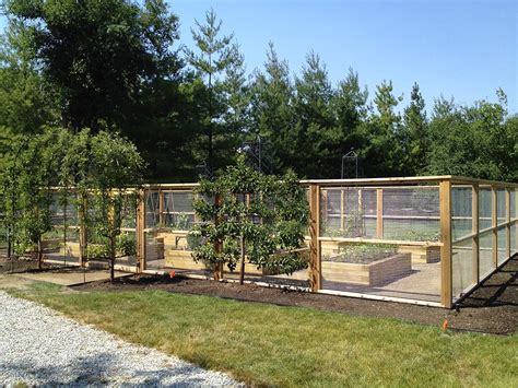 Picket Fence Around Vegetable Garden Garden Design Ideas