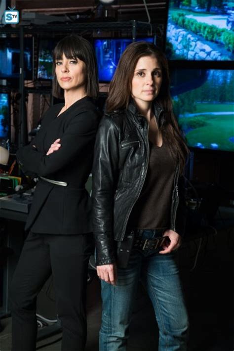 Unreal Season 2 Rachel Goldberg And Quinn King Official Picture Unreal Tv Series Photo