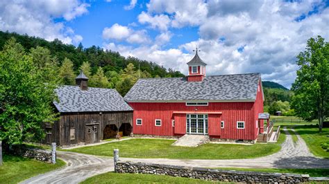 The Big Red Barn At Riverledge Farm In Grafton Vermont — Escape To