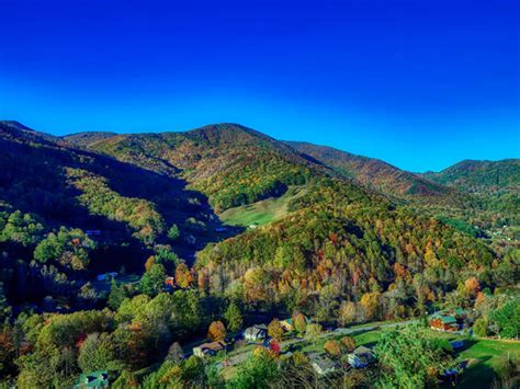 7 Small Towns With Big Adventures In North Carolinas Smoky Mountains