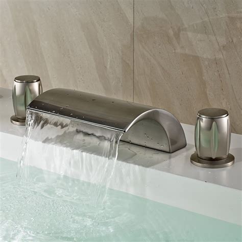 Luxury Victoria Modern 2 Handle Waterfall Deck Mounted Led Roman Tub