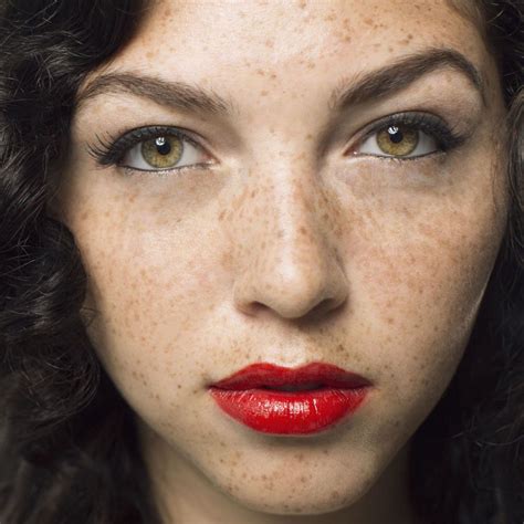 Ad Calls Freckles Imperfections Outcry Over London Underground Freckles Billboard