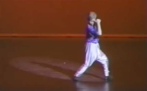 Young Ryan Gosling Dances With The Ladies Like Its Nobodys Business