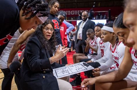 Womens College Basketball Coach C Vivian Stringer Profiled In CBS