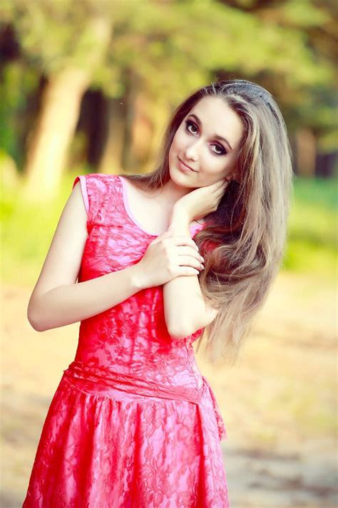ukrainian single darya brown eyes 26 years old id149677