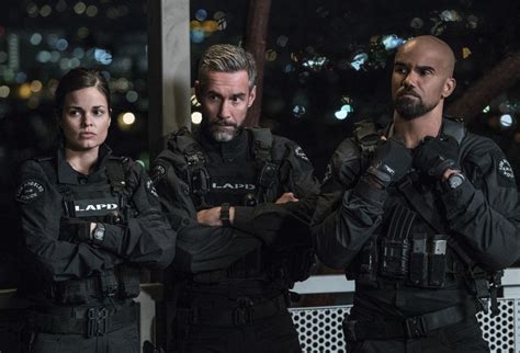 Swat Cbs Releases Pilot Details And First Look Photos Canceled