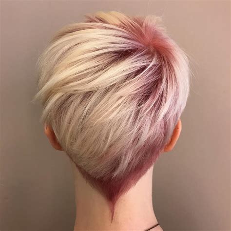 The very first aim of short hairstyles for thick hair is to get rid of the extra weight to make the hair airy and manageable at once. 10 Hi-Fashion Short Haircut for Thick Hair Ideas 2020 ...
