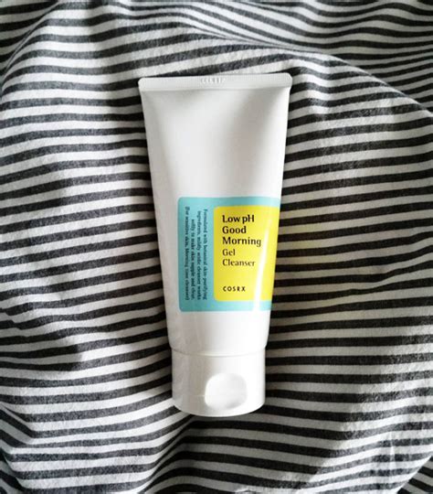 Can your cleanser cause breakouts? REVIEW Sữa Rửa Mặt Cosrx Low Ph Good Morning Gel Cleanser