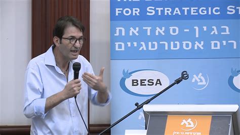 פרשנויות ממיטב הפרשנים, נאומים, מאמרים, מבזקים עורך העיתון ישראל היום, בועז ביסמוט, מדגיש את הממד ההיסטורי בהסכם השלום עם איחוד האמירויות, ומאמין. מר בועז ביסמוט - YouTube