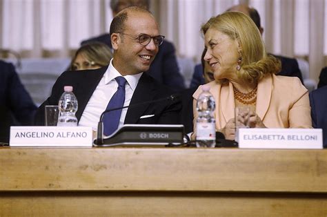 Nella realtà italiana è elisabetta belloni la prima donna a capo dei servizi. E chi è Elisabetta Belloni? - Il Post