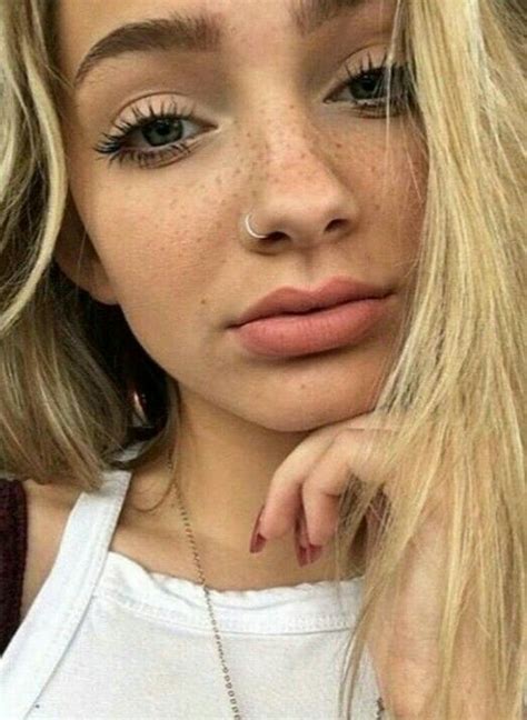 Pin By Eliza On Another Cute Nose Piercings Nose Piercing Hoop Nose