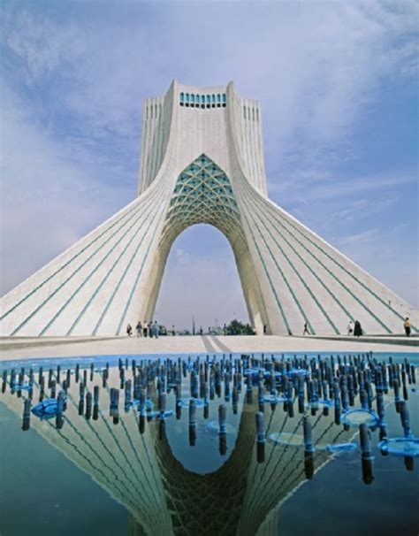 Pin By Jessie Evers On Amazing Buildings Persian Architecture Iran