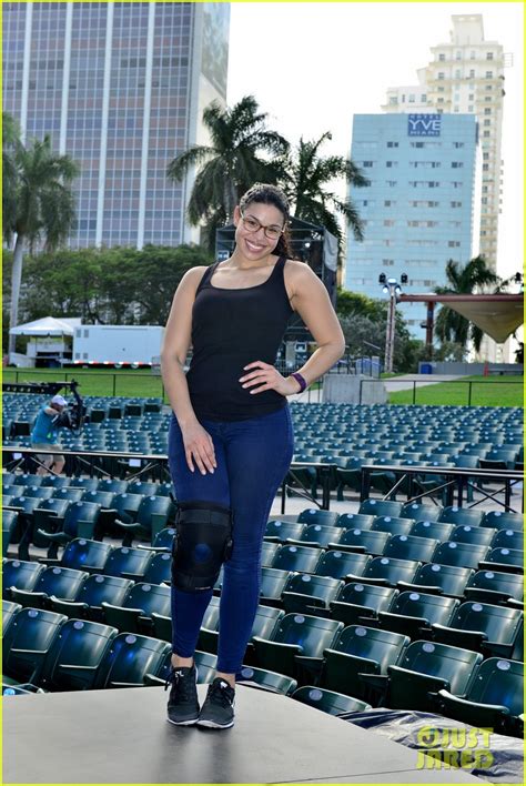 Empire S Jussie Smollett Rehearses For Miami New Year S Eve Photo