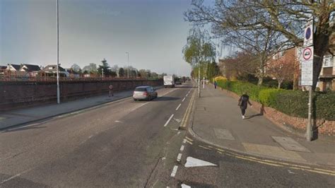 Woman Miscarried After Wanstead Bus Stop Robbery Bbc News