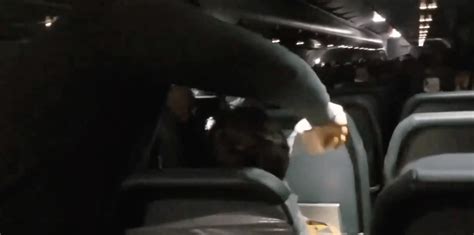 Viral Video Frontier Crew Duct Tapes Unruly Passenger To His Seat 931fm Wibc