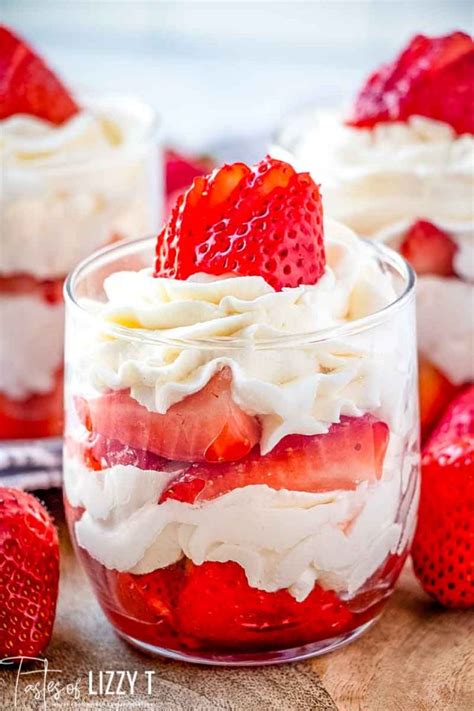 Strawberries And Cream Mini Parfaits {easy No Bake Dessert Recipe}