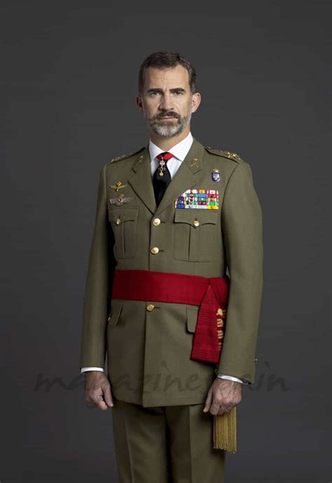 Felipe Vi Ya Tiene Sus Fotos Oficiales Como Militar