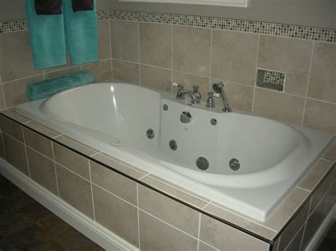 You can easily compare and choose from the 10 best whirlpool tub brands for you. Whirlpool Tub & Ceramic Tile. Available at HubCraft Timber ...