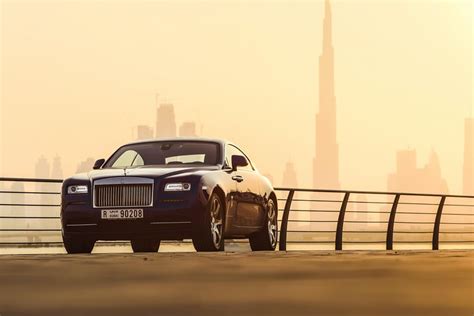 Tripadvisor Dubai In Rolls Royce Wraith Zit Achter De Wielen Van De