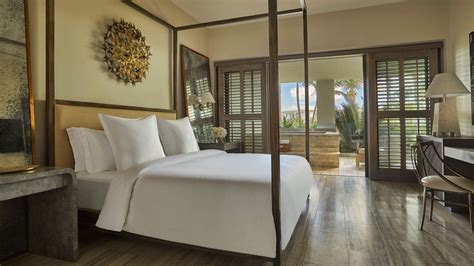 Deluxe One Bedroom Ocean View Suite