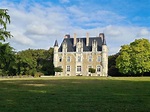 Hermoso Castillo En El Haut Anjou En Château Gontier, Países Del Loira ...