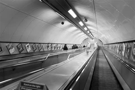 11 Ghosts Of The London Underground Londons Haunted Transport