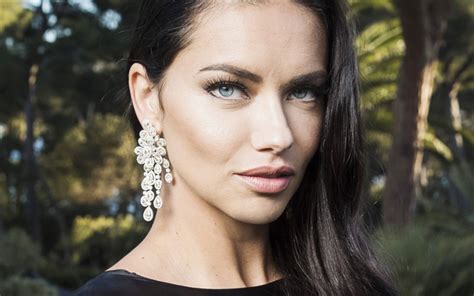 Download Wallpapers Adriana Lima Brazilian Supermodel Victorias