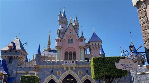 Photos Video Sleeping Beauty Castle Walkthrough Reopens At Disneyland